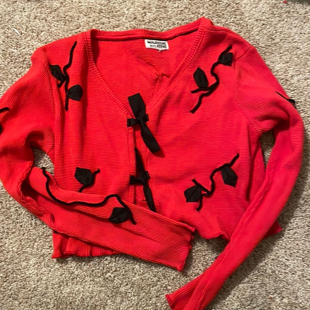 Thermal vintage red sweater with ties cropped